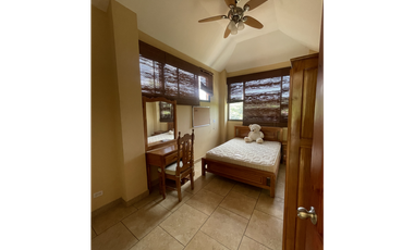 Casa Frente Al Lago Las Cumbres