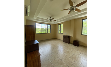 Casa Frente Al Lago Las Cumbres