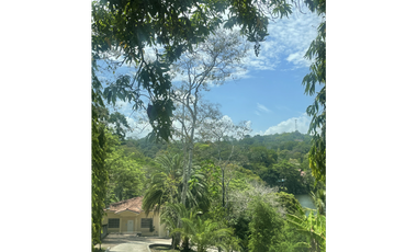Casa Frente Al Lago Las Cumbres