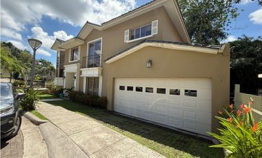 ALQUILER DE CASA EN CLAYTON - PH EMBASSY GARDEN