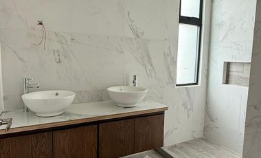 LOMAS DEL DORADO, Casa en VENTA con jardin y 3 recamaras con baño