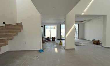 LOMAS DEL DORADO, Casa en VENTA con jardin y 3 recamaras con baño