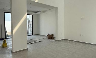 LOMAS DEL DORADO, Casa en VENTA con jardin y 3 recamaras con baño