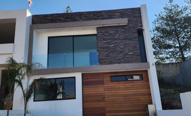 Casa en Venta en Altozano Fraccionamiento Privado