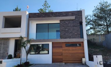 Casa en Venta en Altozano Fraccionamiento Privado