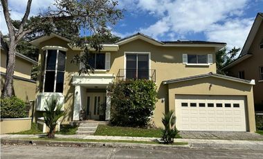 ALQUILER CASA CLAYTON