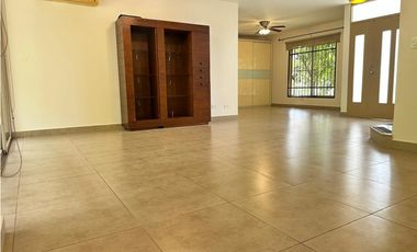 ALQUILER CASA CLAYTON