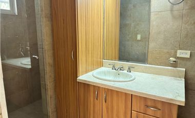 ALQUILER CASA CLAYTON