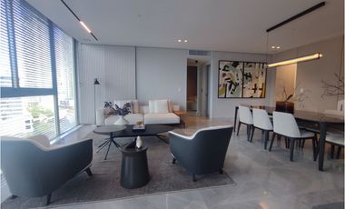 The Ivy Santa María