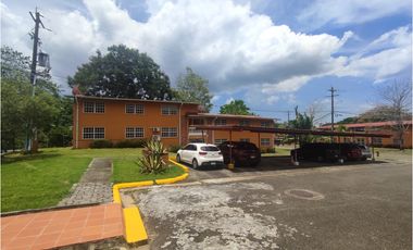 Edificio en Clayton