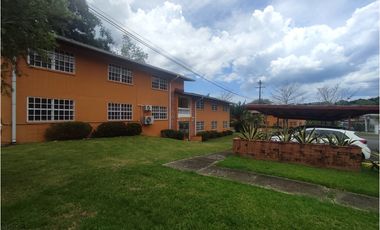 Edificio en Clayton