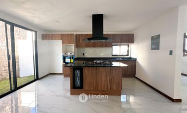 CASAS PERSONALIZADAS EN PREVENTAEN FRACCIONAMIENTO ALTANA, Cerca de Plaza San Diego