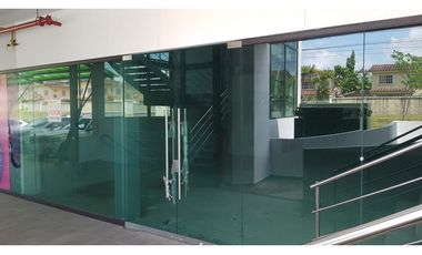 Se Vende Local en Condado Mall