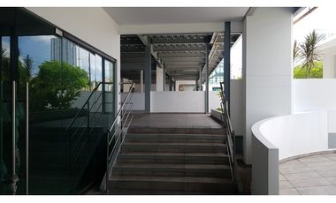 Se Vende Local en Condado Mall