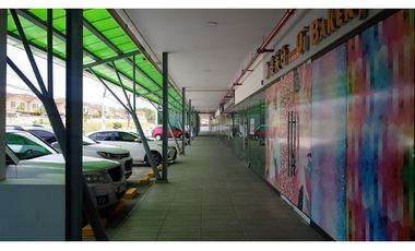 Se Vende Local en Condado Mall