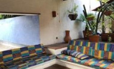 CASA EN PUEBLO OACALCO