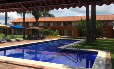 CASA EN PUEBLO OACALCO