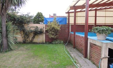 CASA 5 AMBIENTES CON PILETA CLIMATIZADA APTO CREDITO.