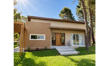 CASA EN VENTA EN COSTA ESMERALDA - ECUESTRE 250