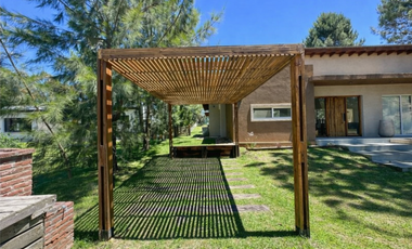 CASA EN VENTA EN COSTA ESMERALDA - ECUESTRE 250