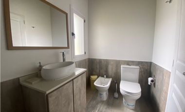 CASA EN VENTA EN COSTA ESMERALDA - ECUESTRE 250