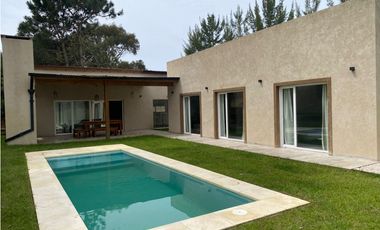 CASA EN VENTA EN COSTA ESMERALDA - ECUESTRE 250