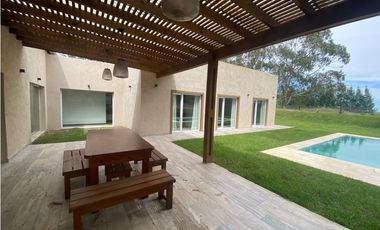 CASA EN VENTA EN COSTA ESMERALDA - ECUESTRE 250