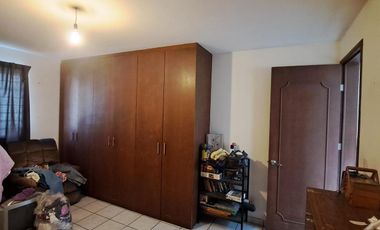 Casa en Fraccionamiento España, Aguascalientes.