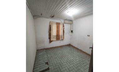 CASA EN ESQUINA ZONA SANTA CATALINA Y SANTA CRUZ