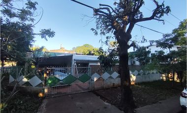 CASA EN ESQUINA ZONA SANTA CATALINA Y SANTA CRUZ