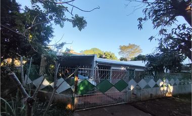 CASA EN ESQUINA ZONA SANTA CATALINA Y SANTA CRUZ