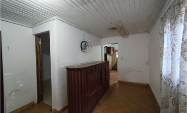 CASA EN ESQUINA ZONA SANTA CATALINA Y SANTA CRUZ