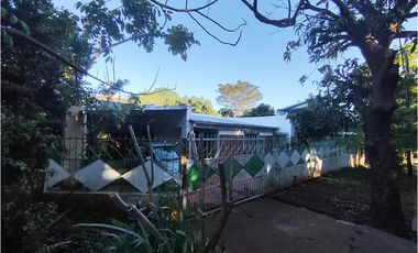 CASA EN ESQUINA ZONA SANTA CATALINA Y SANTA CRUZ