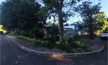 CASA EN ESQUINA ZONA SANTA CATALINA Y SANTA CRUZ