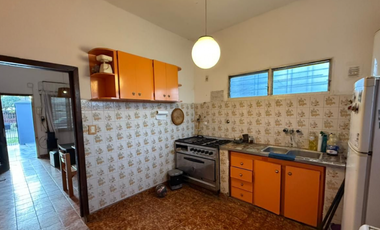 ALQUILER CASA TRES AMBIENTES COCHERA Y PATIO SAN MIGUEL