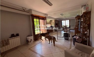 Colinas de Peralta Ramos Chalet 5 ambientes s/2 lotes