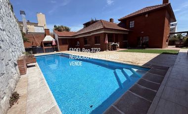 Colinas de Peralta Ramos Chalet 5 ambientes s/2 lotes