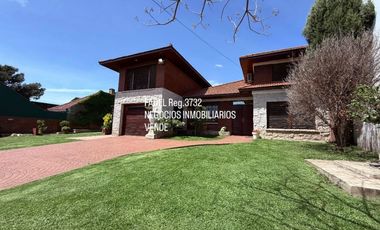 Colinas de Peralta Ramos Chalet 5 ambientes s/2 lotes