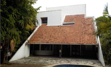 VENDO CASA SAN FRANCISCO