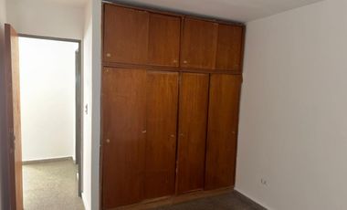 Alquilo departamento dos dormitorios  con cochera