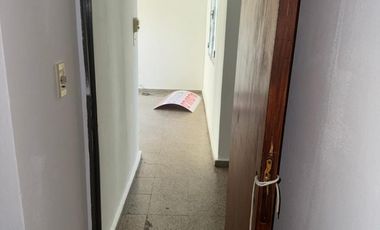 Alquilo departamento dos dormitorios  con cochera