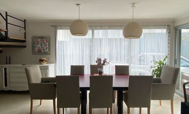 Casa estilo moderno 5 amb. c/ gran parque en el corazon del barrio z/Caisamar