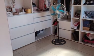 Greenwood inmobiliaria ofrece a la venta una hermosa casa de dos plantas ubicada en el Barrio ViÃ±as del Torreon.!