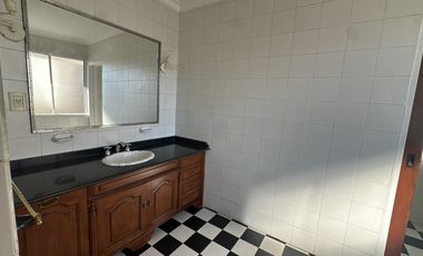 CASA EN ALQUILER ZONA MONUMENTO A GUEMES