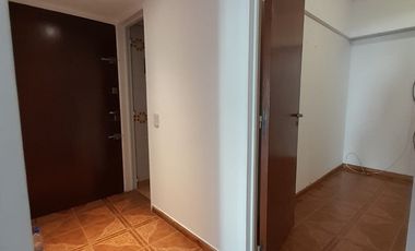DEPARTAMENTO 2 AMB AL FRENTE, CON BALCON A LA CALLE - ZONA: BALVANERA - CABA