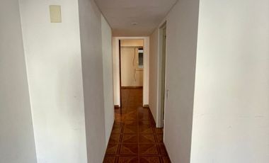 DEPARTAMENTO 2 AMB AL FRENTE, CON BALCON A LA CALLE - ZONA: BALVANERA - CABA