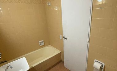 DEPARTAMENTO 2 AMB AL FRENTE, CON BALCON A LA CALLE - ZONA: BALVANERA - CABA