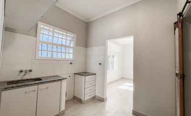 Venta Casa 2amb con garaje y patio Apto Credito