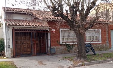 **CHALET Â¡APTO CREDITO! EN BARRIO MUNDIALISTA**