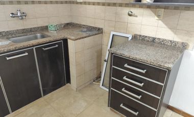 ALQUILER PH 2 AMBIENTES CON GARAGE, LITUANIA 424 -TEMPERLEY-